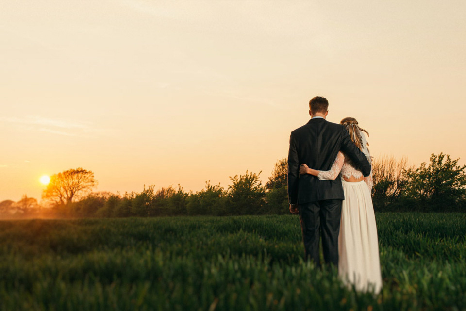 babb photo, feathers in her hair, boho bride, bohemian wedding