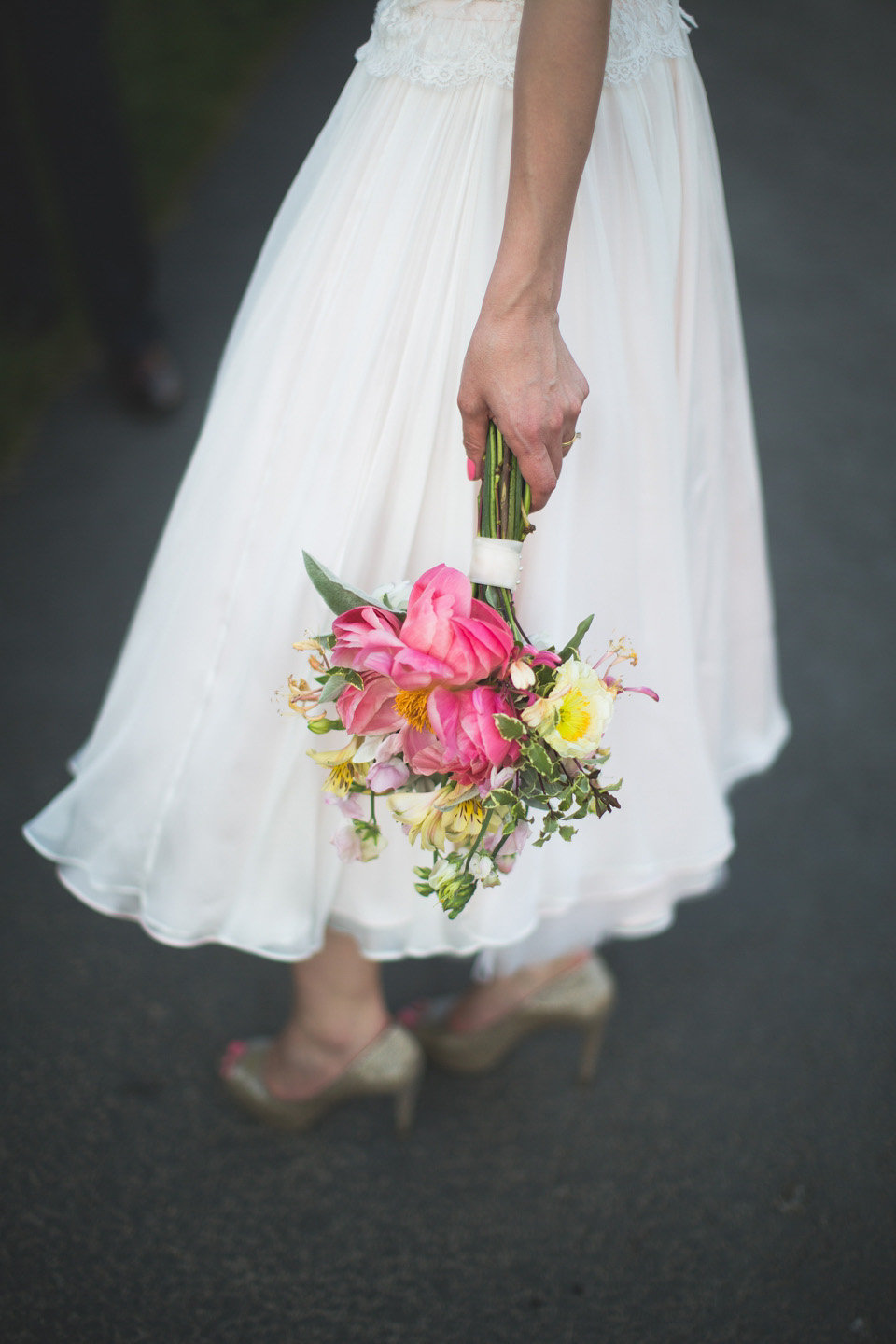 naomi neoh, colourful wedding, paper cranes