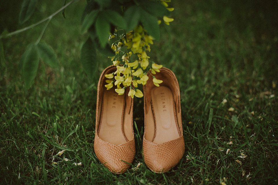 french bride, farm wedding, farmyard wedding, rustic wedding, kitchener photography