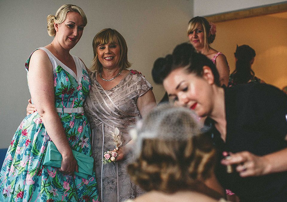 miki photography, elizabeth avey, vintage wedding dress, 1950s vintage, stoke newington town hall weddings, the pheasant pub wedding reception