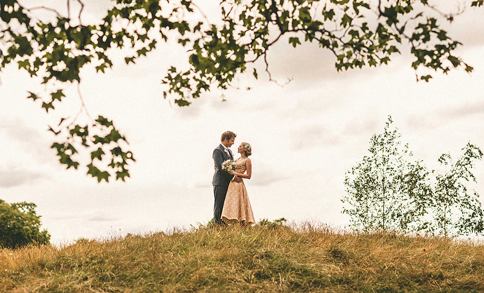 miki photography, elizabeth avey, vintage wedding dress, 1950s vintage, stoke newington town hall weddings, the pheasant pub wedding reception