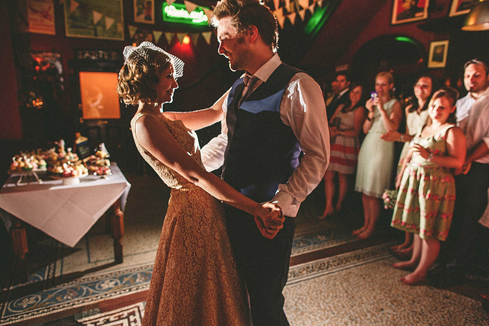 miki photography, elizabeth avey, vintage wedding dress, 1950s vintage, stoke newington town hall weddings, the pheasant pub wedding reception