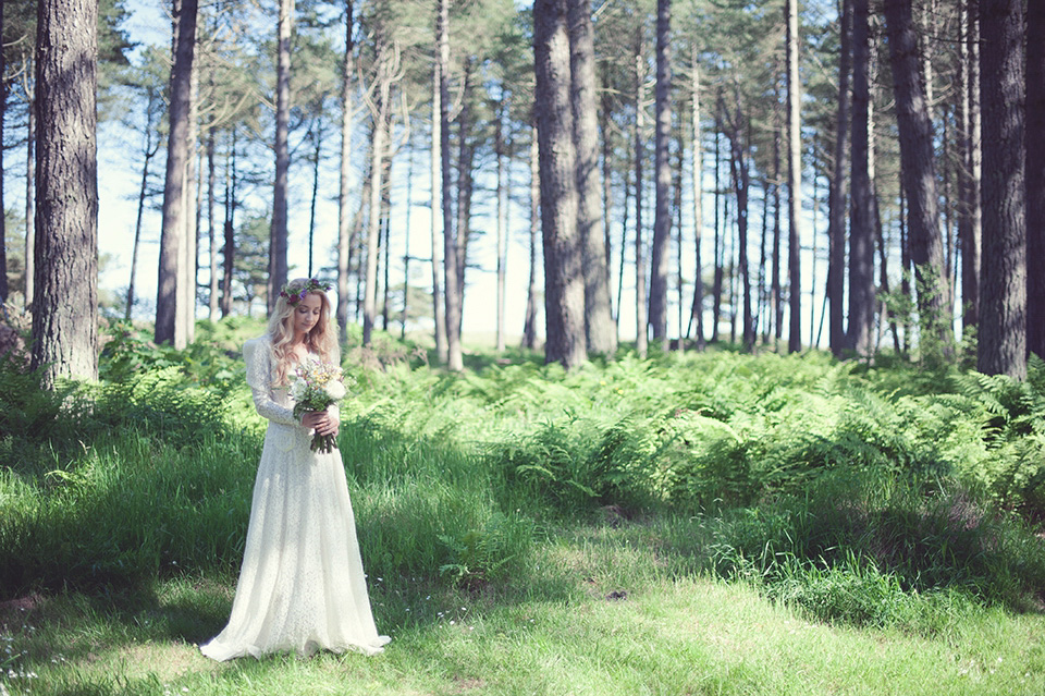 vintage wedding dresses, scottish vintage wedding dreseses, cover vintage, green photography, eco wedding, eco friendly weddings, boho bride, bohemian bride