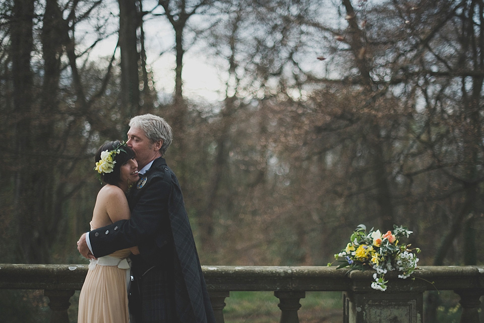 maxmara wedding, scottish wedding, flower circlet, pyrus flowers, gean house weddings, anna urgan photography