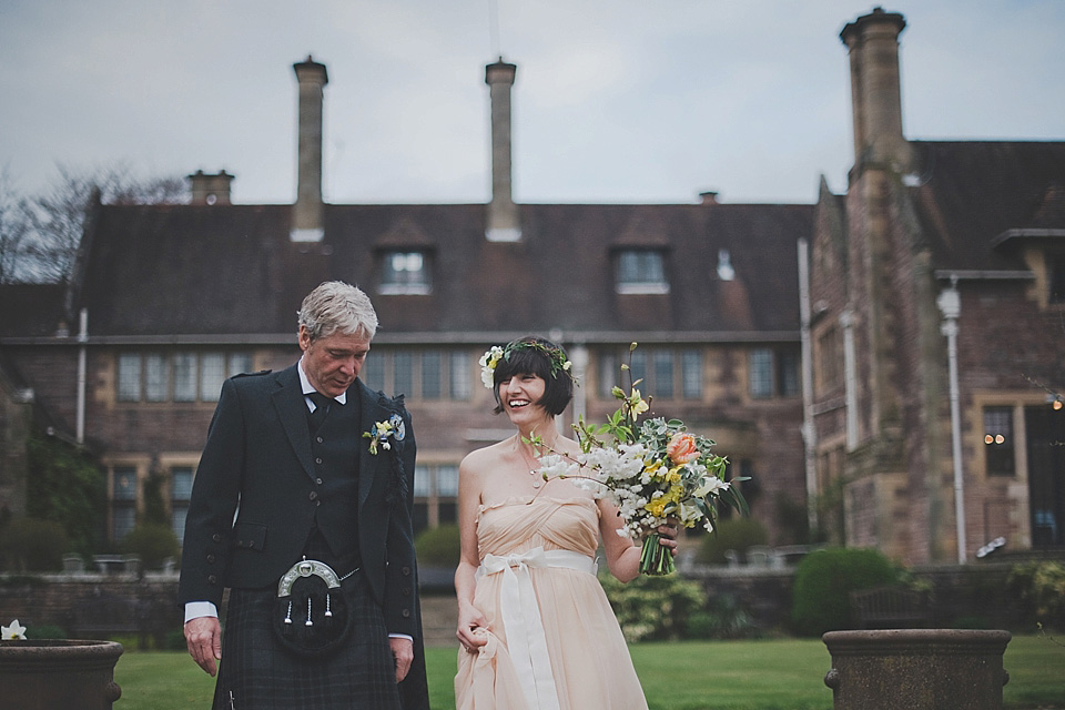 maxmara wedding, scottish wedding, flower circlet, pyrus flowers, gean house weddings, anna urgan photography