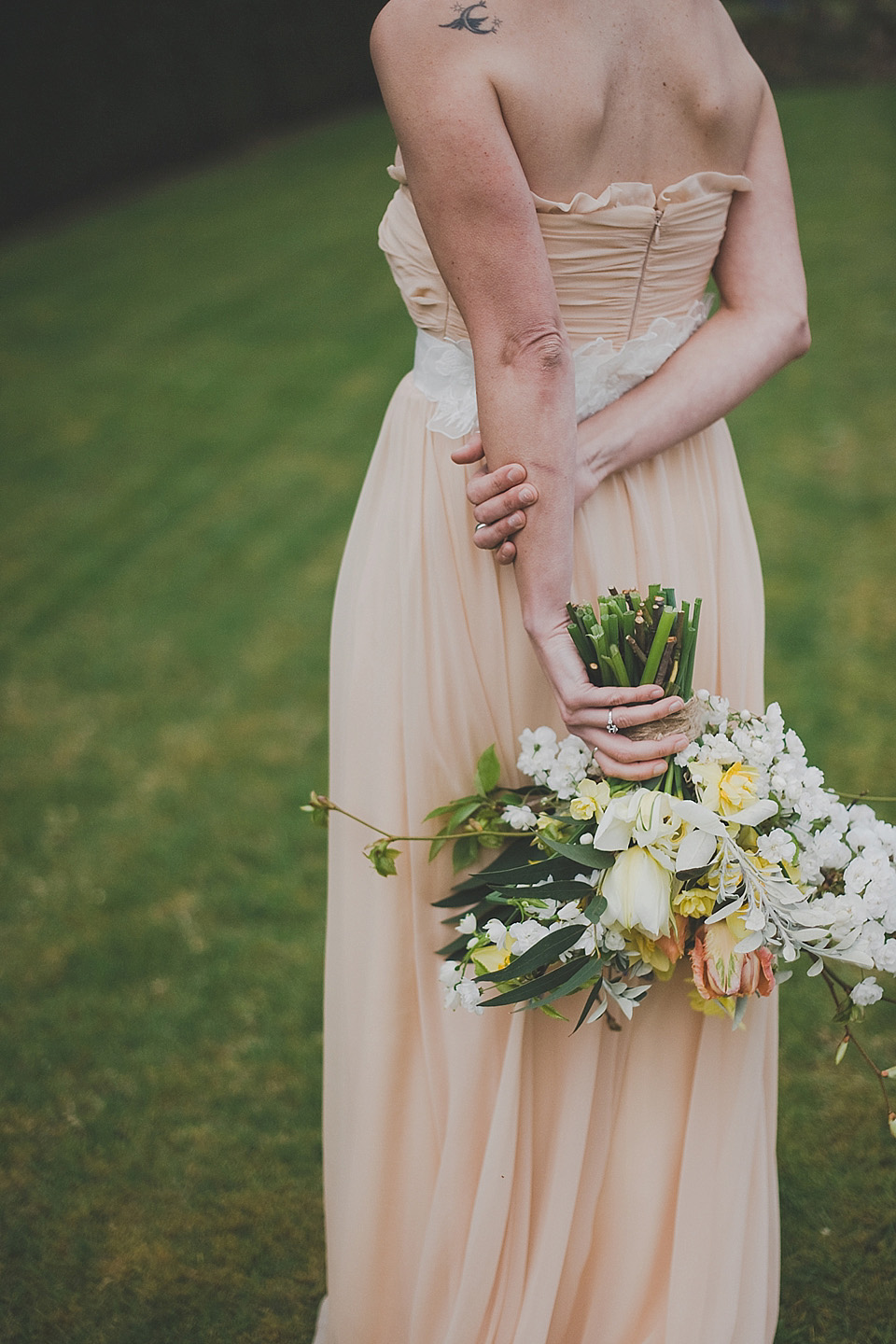 maxmara wedding, scottish wedding, flower circlet, pyrus flowers, gean house weddings, anna urgan photography