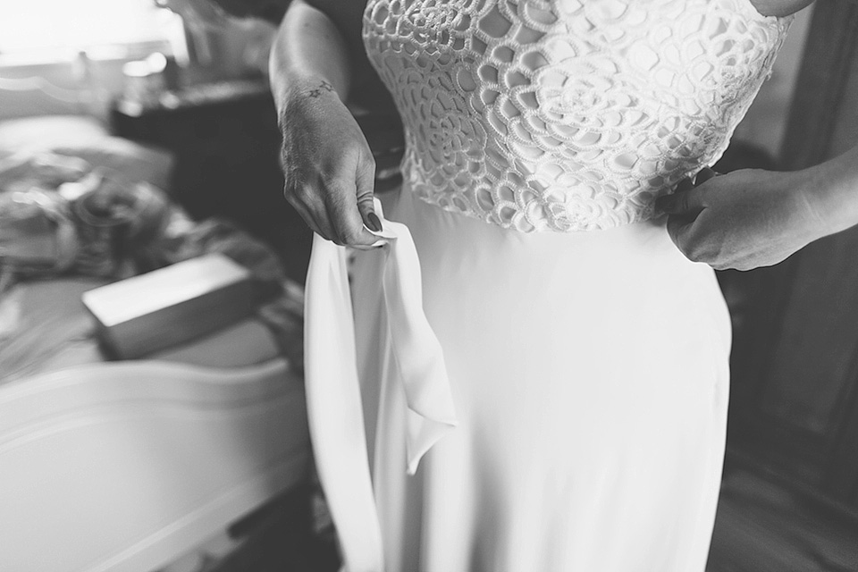 wpid294074 Ben de Lisi wedding dress spring barn wedding 10 - Ben de Lisi for a High Street Bride and her Delightful DIY Spring Barn Wedding wpid294074 Ben de Lisi wedding dress spring barn wedding 10