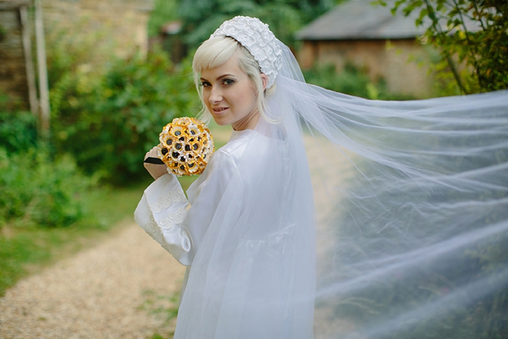 Vintage 1960s wedding dresses-21