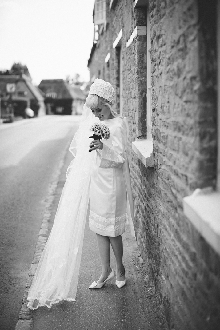 Vintage 1960s wedding dresses-33