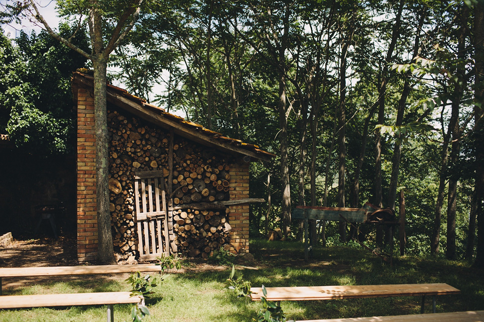 A black tie wedding in Italy with a rustic Italian vibe - photography by Laura McCluskey. black tie wedding, italian wedding, rustic italian wedding, destination wedding, laura mccluskey photography, lm photography