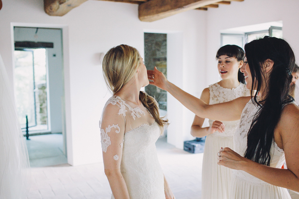 A black tie wedding in Italy with a rustic Italian vibe - photography by Laura McCluskey. black tie wedding, italian wedding, rustic italian wedding, destination wedding, laura mccluskey photography, lm photography