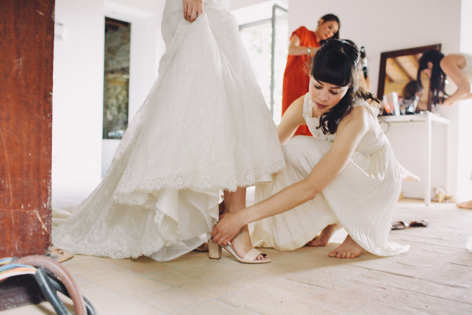 A black tie wedding in Italy with a rustic Italian vibe - photography by Laura McCluskey. black tie wedding, italian wedding, rustic italian wedding, destination wedding, laura mccluskey photography, lm photography