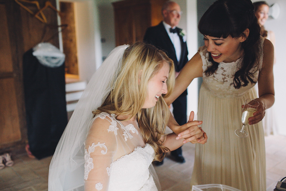 A black tie wedding in Italy with a rustic Italian vibe - photography by Laura McCluskey. black tie wedding, italian wedding, rustic italian wedding, destination wedding, laura mccluskey photography, lm photography