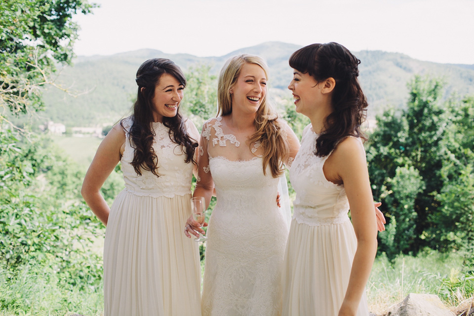 A black tie wedding in Italy with a rustic Italian vibe - photography by Laura McCluskey. black tie wedding, italian wedding, rustic italian wedding, destination wedding, laura mccluskey photography, lm photography