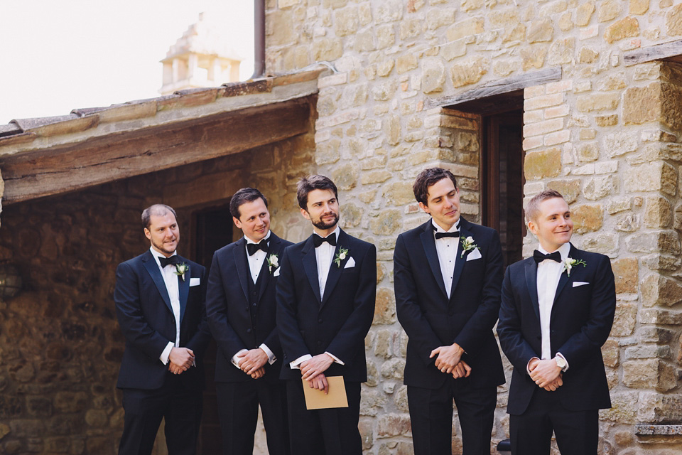 A black tie wedding in Italy with a rustic Italian vibe - photography by Laura McCluskey. black tie wedding, italian wedding, rustic italian wedding, destination wedding, laura mccluskey photography, lm photography