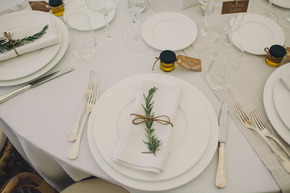 A black tie wedding in Italy with a rustic Italian vibe - photography by Laura McCluskey. black tie wedding, italian wedding, rustic italian wedding, destination wedding, laura mccluskey photography, lm photography
