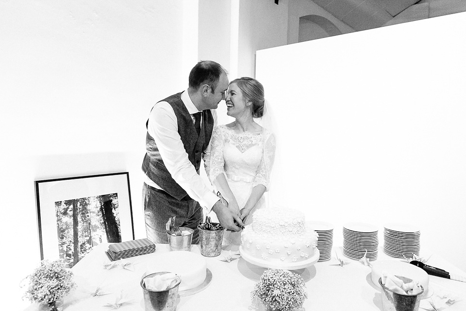 shoreditch weddings, the yard shoreditch, nick tucker photography, black and white wedding photography, japanese afternoon tea