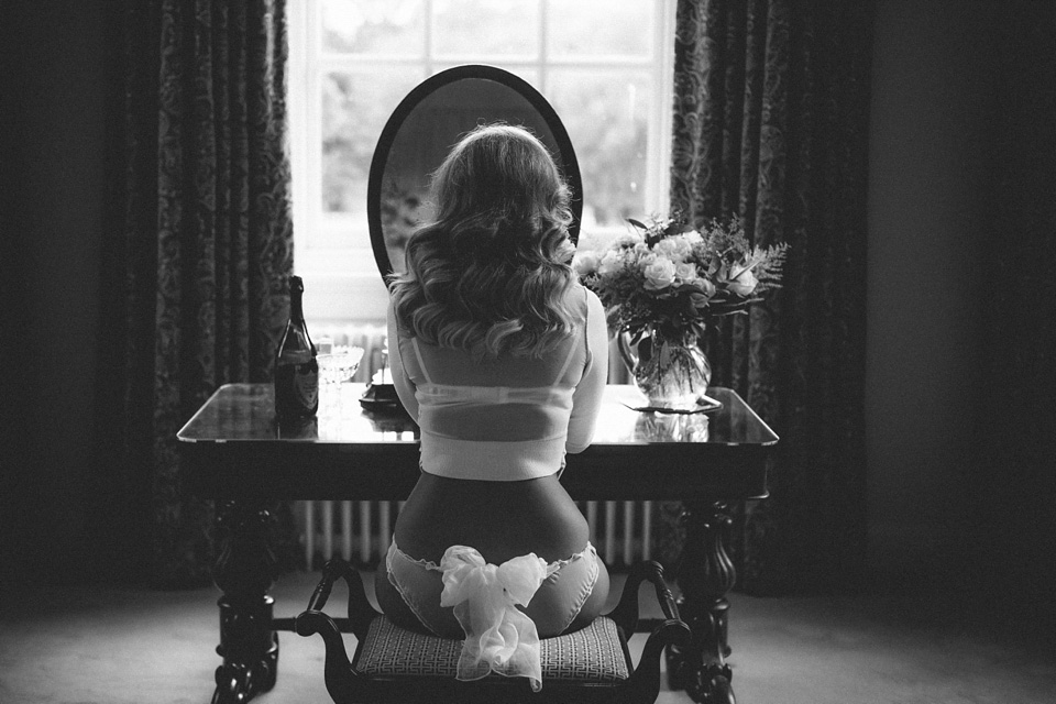 60s kitten, sixties kitten, La Jolie Mariee, Iscoyd Park, boudoir photoshoot