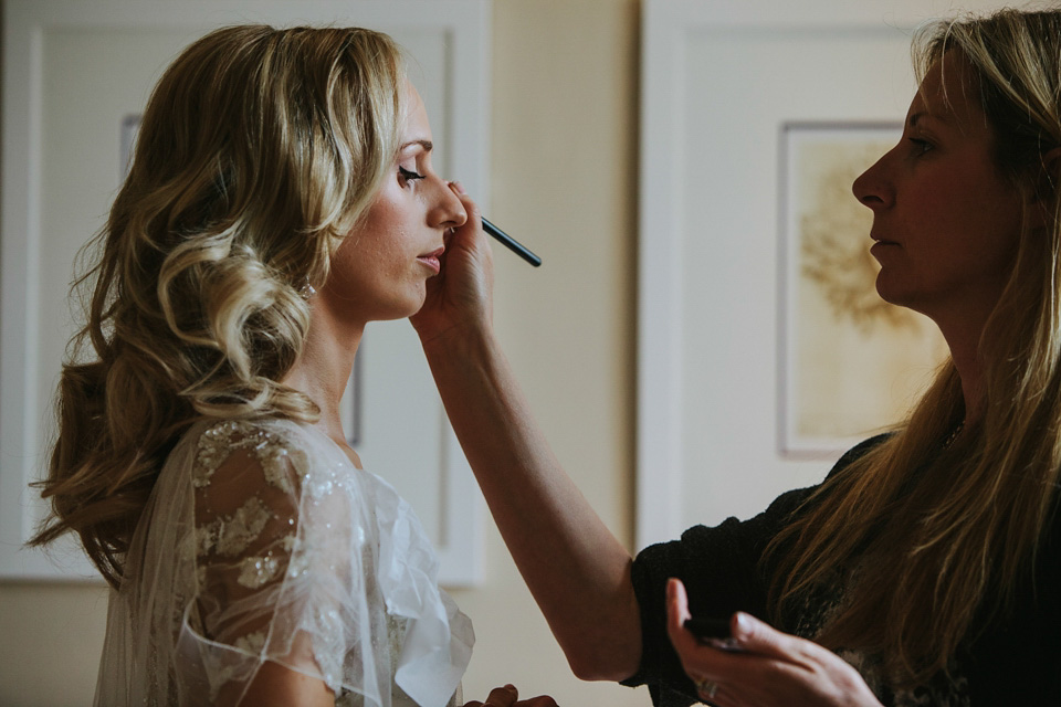 azalea jenny packham, cripps barn, cotswolds wedding venues, craig and kate photography, kelly spence, juliet cap veil, vintage veil
