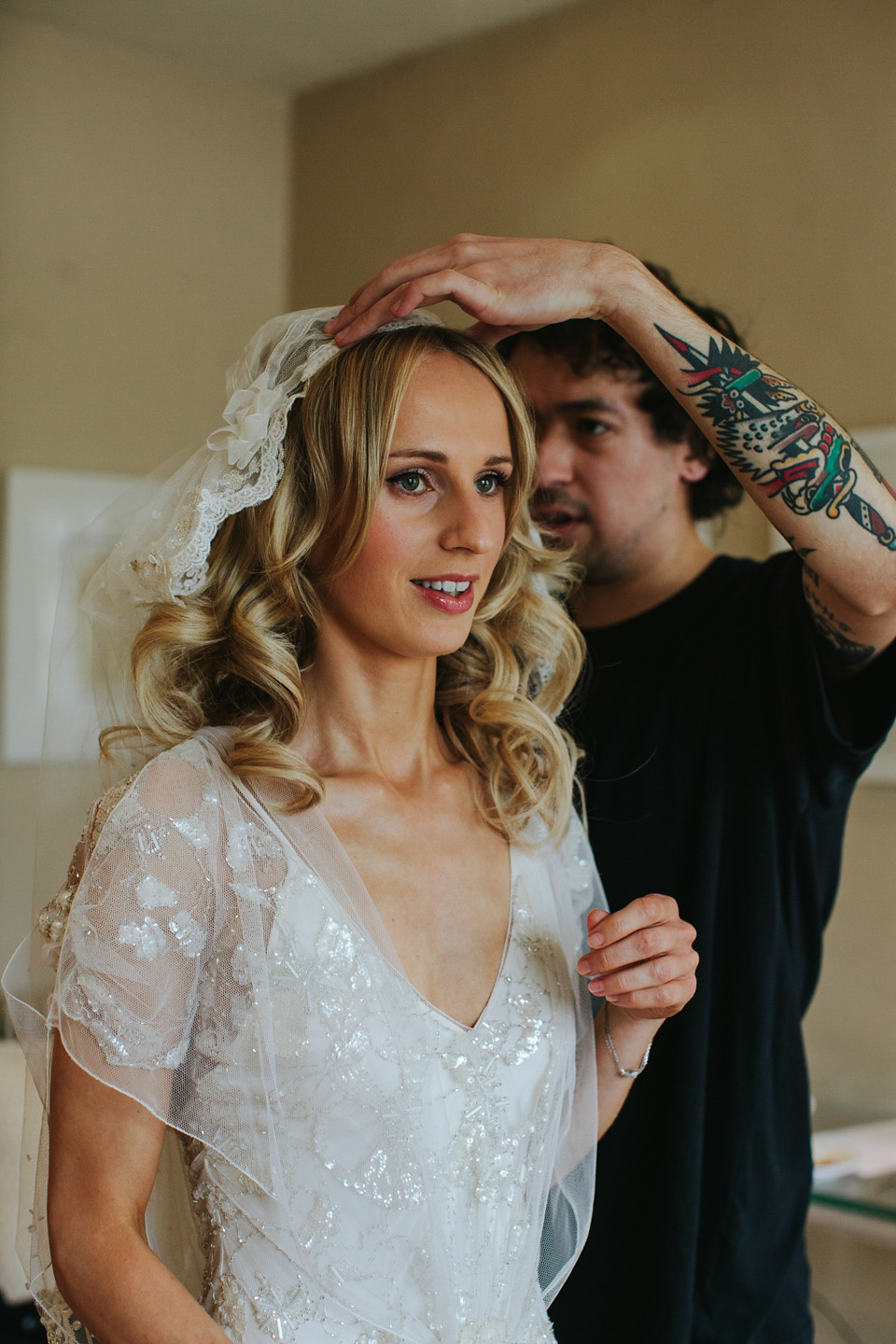 azalea jenny packham, cripps barn, cotswolds wedding venues, craig and kate photography, kelly spence, juliet cap veil, vintage veil