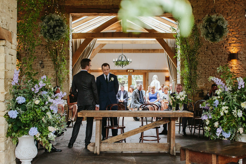 azalea jenny packham, cripps barn, cotswolds wedding venues, craig and kate photography, kelly spence, juliet cap veil, vintage veil