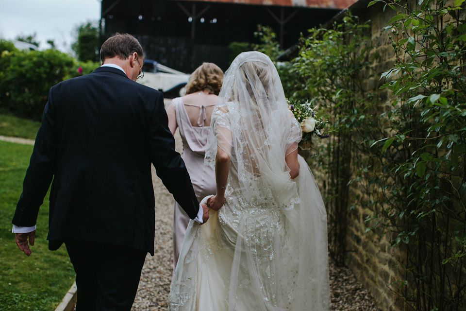 azalea jenny packham, cripps barn, cotswolds wedding venues, craig and kate photography, kelly spence, juliet cap veil, vintage veil