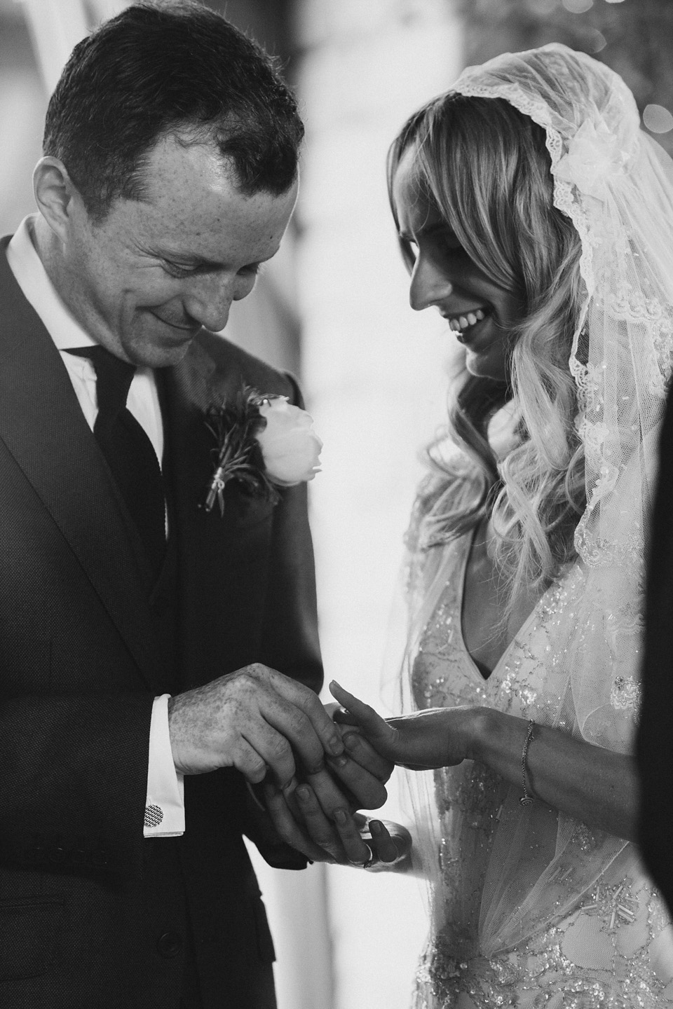 azalea jenny packham, cripps barn, cotswolds wedding venues, craig and kate photography, kelly spence, juliet cap veil, vintage veil