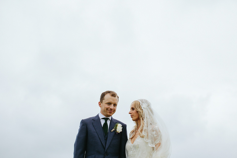 azalea jenny packham, cripps barn, cotswolds wedding venues, craig and kate photography, kelly spence, juliet cap veil, vintage veil