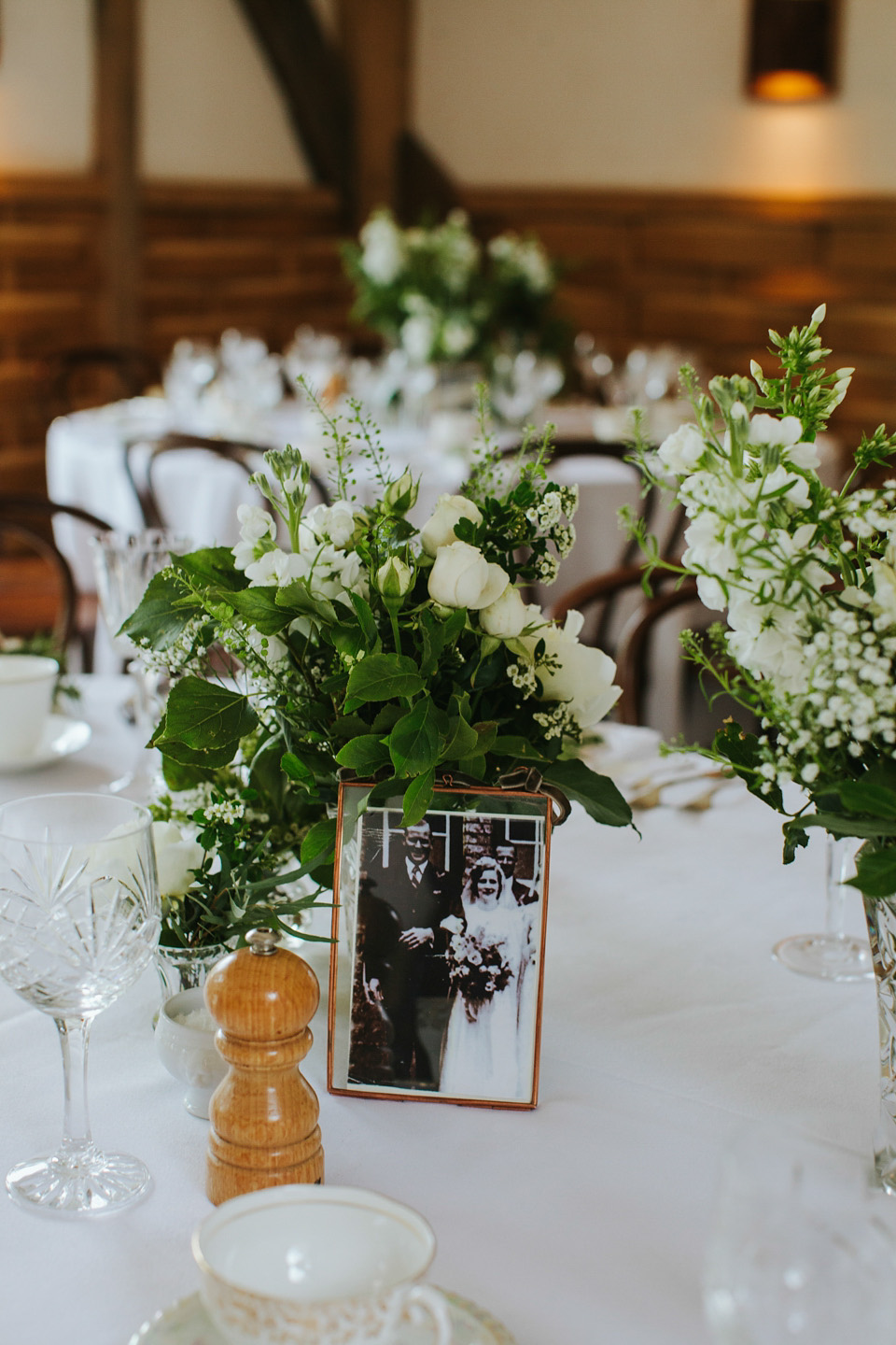 azalea jenny packham, cripps barn, cotswolds wedding venues, craig and kate photography, kelly spence, juliet cap veil, vintage veil