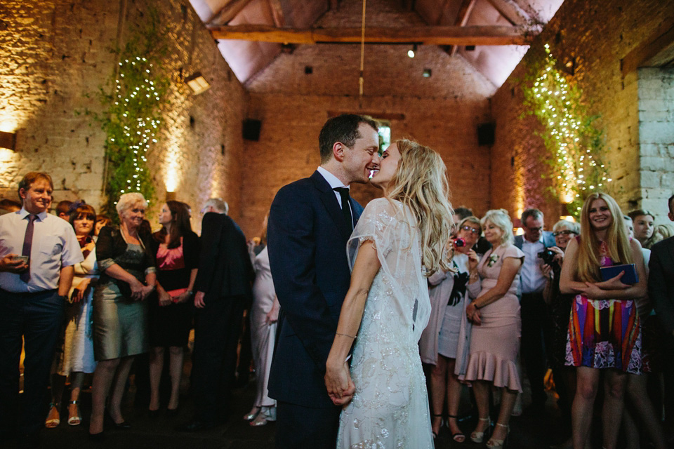 azalea jenny packham, cripps barn, cotswolds wedding venues, craig and kate photography, kelly spence, juliet cap veil, vintage veil