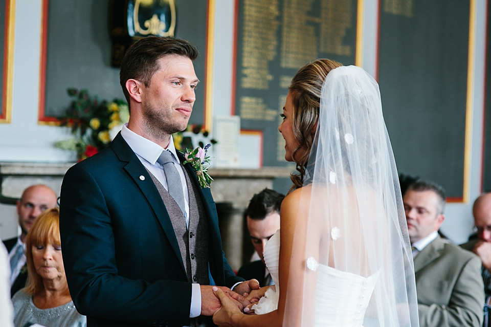 A bride wearing a David's Bridal gown and veil for her laid back and elegant wedding in Rye. Photography by Richard Ware. davids bridal, rye weddings, richard ware photography