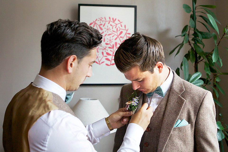 A beautiful wedding held at the Royal Botanic Garden in Edinburgh, Scotland. The bride wears Benjamin Adams. Photography by Kimberley Brand. royal botanic garden edinburgh, benjamin adams, kimberley