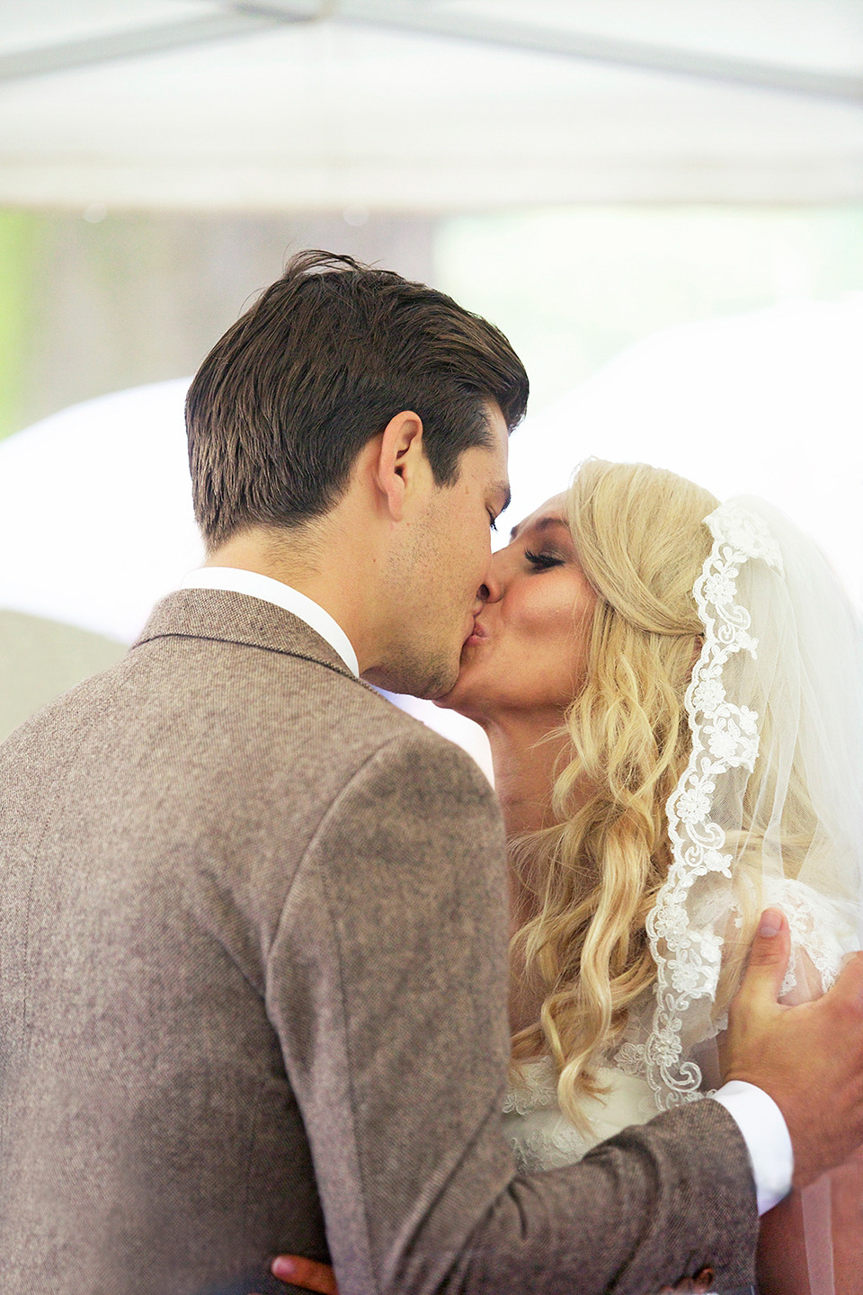 A beautiful wedding held at the Royal Botanic Garden in Edinburgh, Scotland. The bride wears Benjamin Adams. Photography by Kimberley Brand. royal botanic garden edinburgh, benjamin adams, kimberley