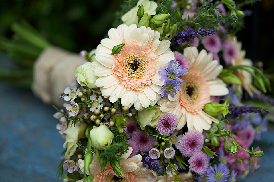 A beautiful wedding held at the Royal Botanic Garden in Edinburgh, Scotland. The bride wears Benjamin Adams. Photography by Kimberley Brand. royal botanic garden edinburgh, benjamin adams, kimberley