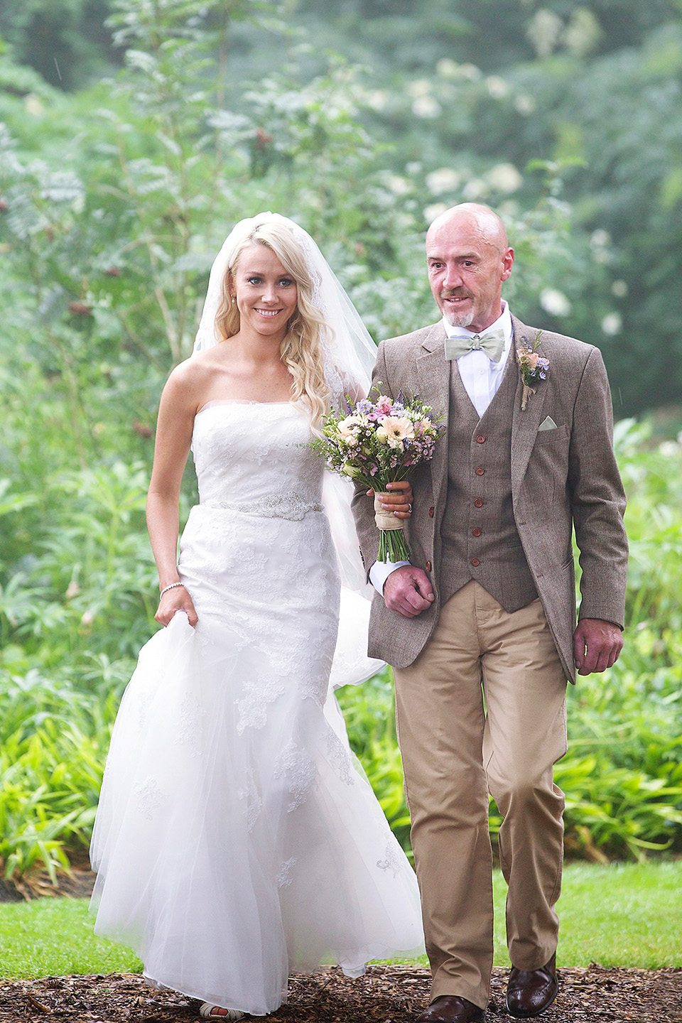 A beautiful wedding held at the Royal Botanic Garden in Edinburgh, Scotland. The bride wears Benjamin Adams. Photography by Kimberley Brand. royal botanic garden edinburgh, benjamin adams, kimberley