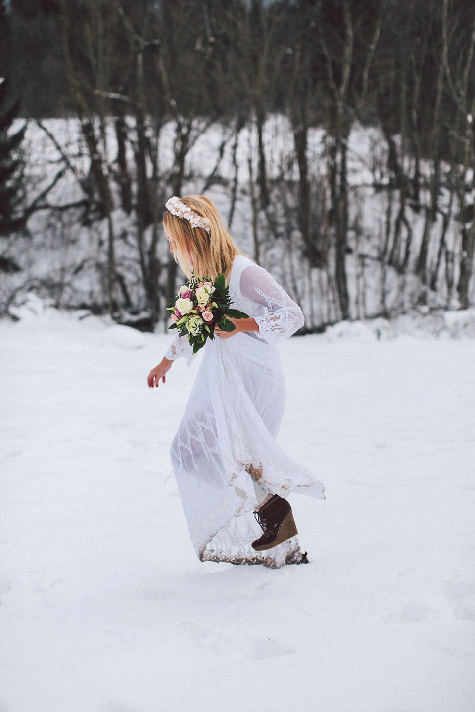 free peole, boho bride, boho wedding, hippie bride, hippie wedding, snowy wedding, german wedding