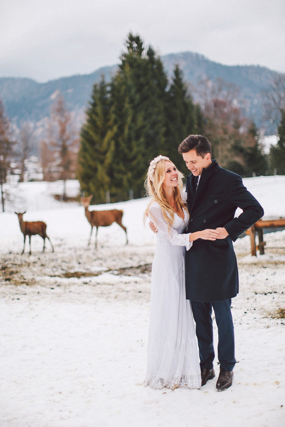 free peole, boho bride, boho wedding, hippie bride, hippie wedding, snowy wedding, german wedding