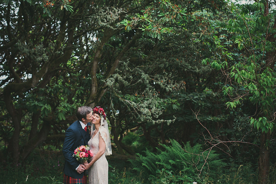 loch lomond weddings, gold wedding dress, floral crown, maureen du preez photography