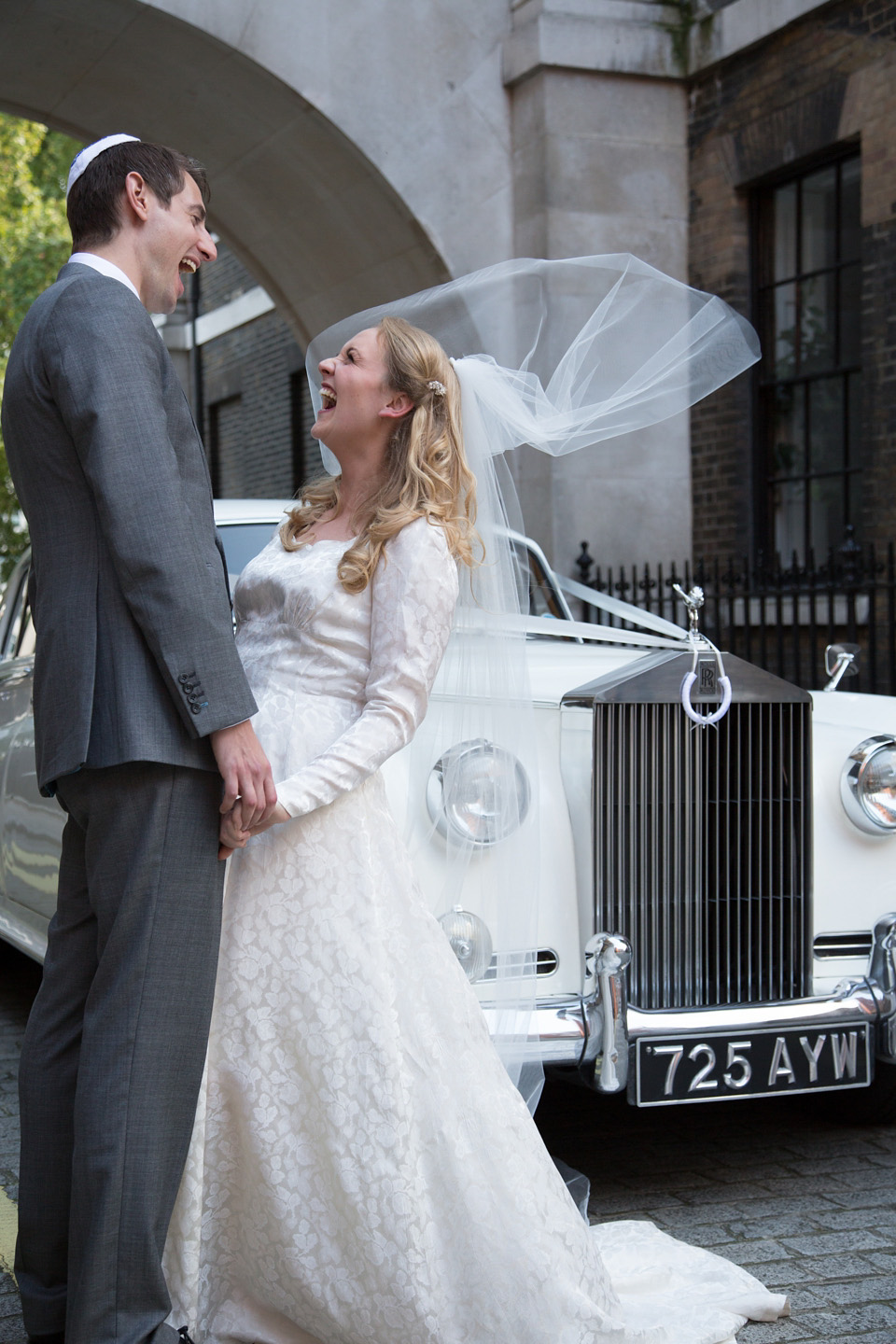 An original 1940s vintage wedding dress sourced from Elizabeth Avey of London, for this traditional Jewish wedding ceremony. Photography by Gee Sagoo. jewish wedding, elizabeth avey, vintage wedding dress, 1940s vintage