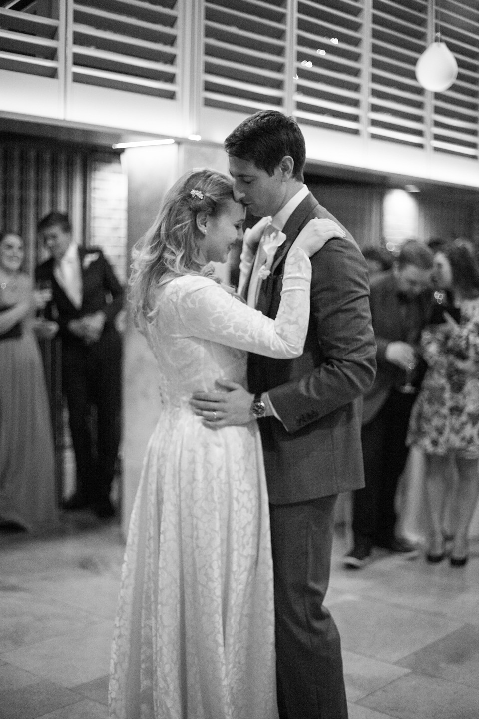An original 1940s vintage wedding dress sourced from Elizabeth Avey of London, for this traditional Jewish wedding ceremony. Photography by Gee Sagoo. jewish wedding, elizabeth avey, vintage wedding dress, 1940s vintage