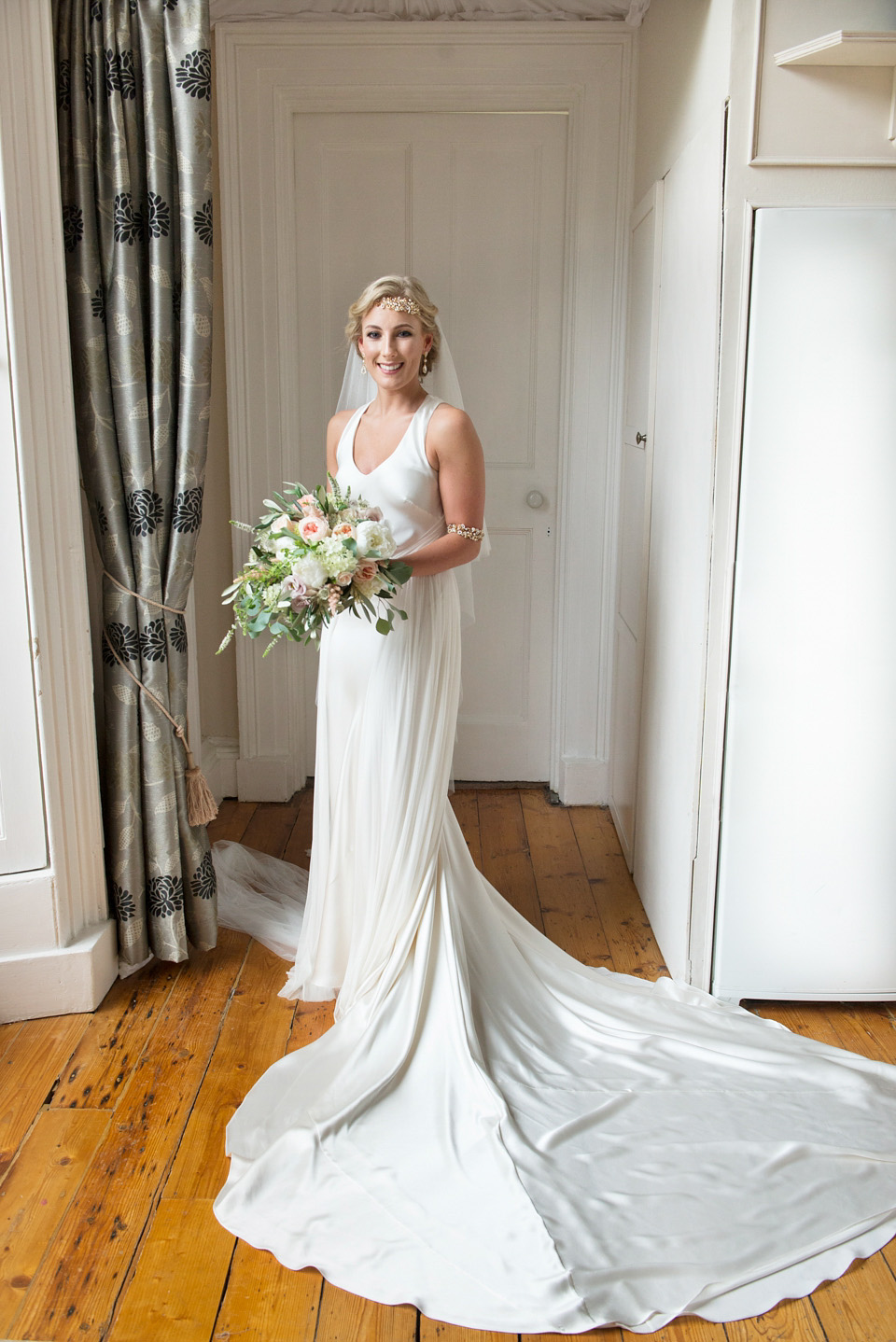 amanda wakeley wedding dress, julie tinton photography