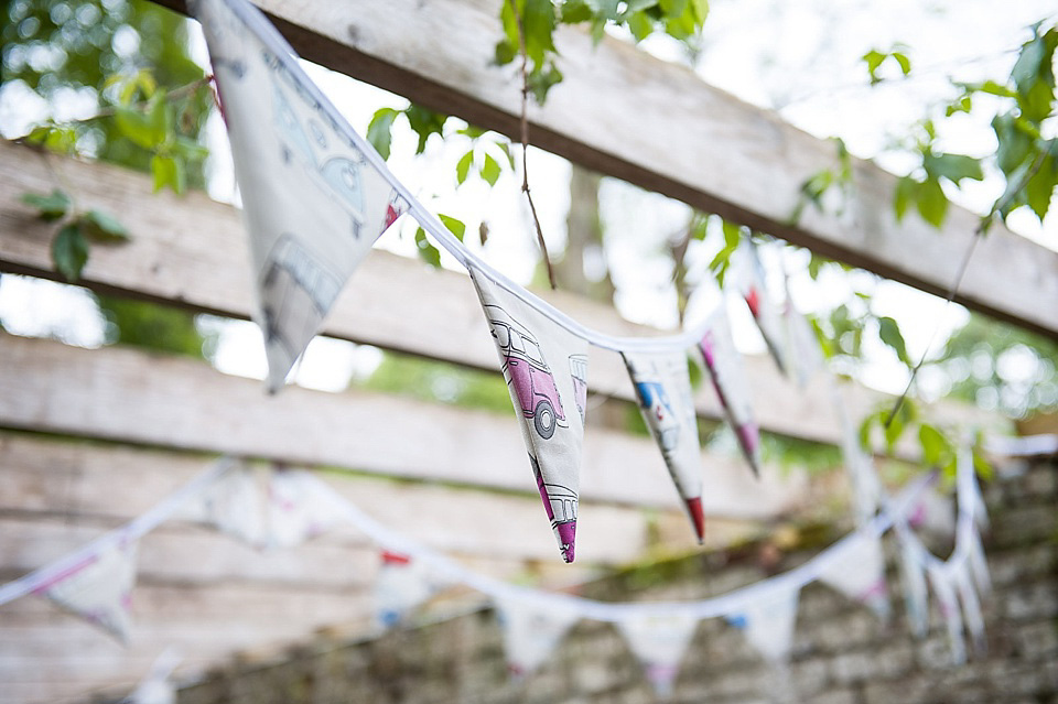 mia mia, isabella grace bridal boutique, giant wedding balloons, back garden wedding, fiona kelly photography