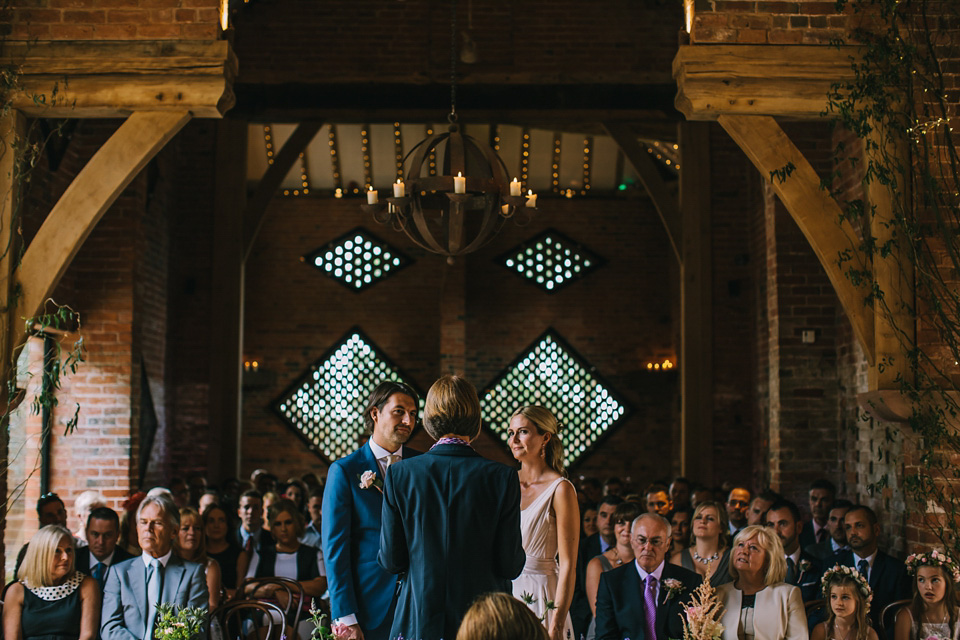 sarah willard, shustoke barns, warwickshire weddings, summer barn wedding