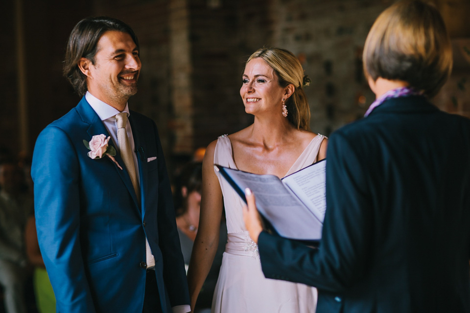 sarah willard, shustoke barns, warwickshire weddings, summer barn wedding