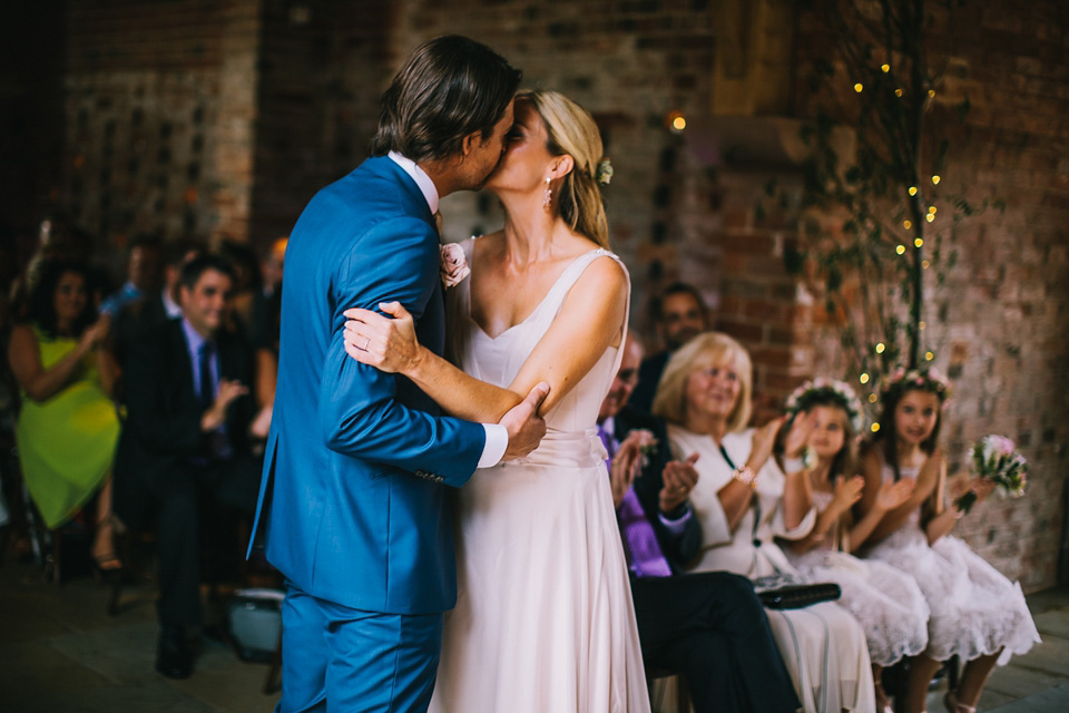 sarah willard, shustoke barns, warwickshire weddings, summer barn wedding