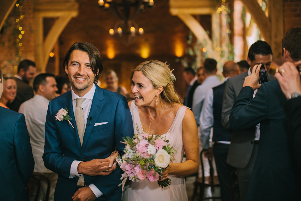 sarah willard, shustoke barns, warwickshire weddings, summer barn wedding