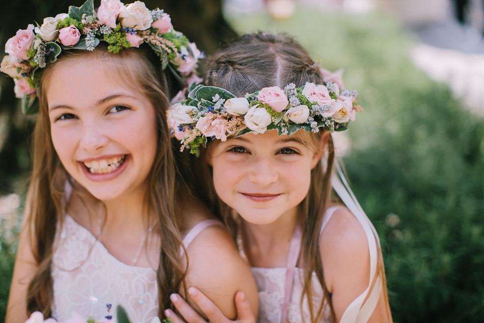 sarah willard, shustoke barns, warwickshire weddings, summer barn wedding