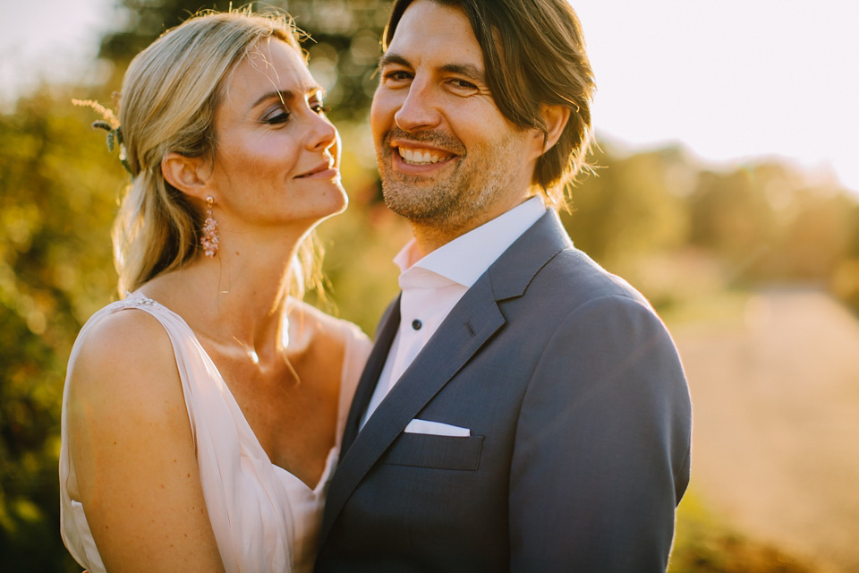 sarah willard, shustoke barns, warwickshire weddings, summer barn wedding