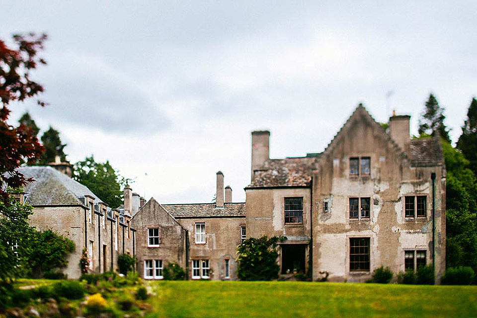 remote scottish highlands wedding, lakshal perera photography, outdoor weddings, stag decor