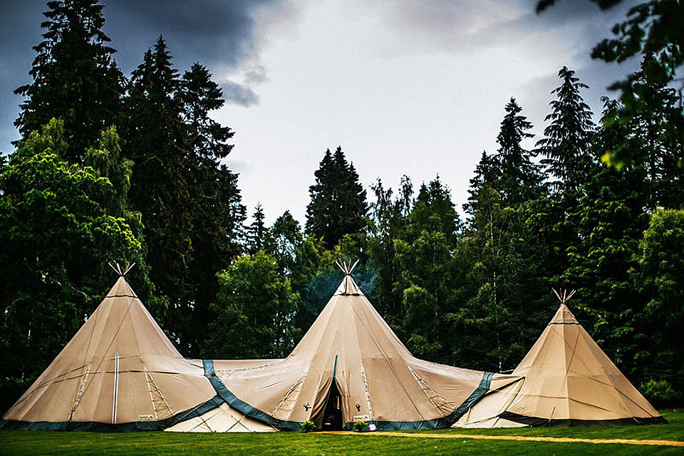 remote scottish highlands wedding, lakshal perera photography, outdoor weddings, stag decor